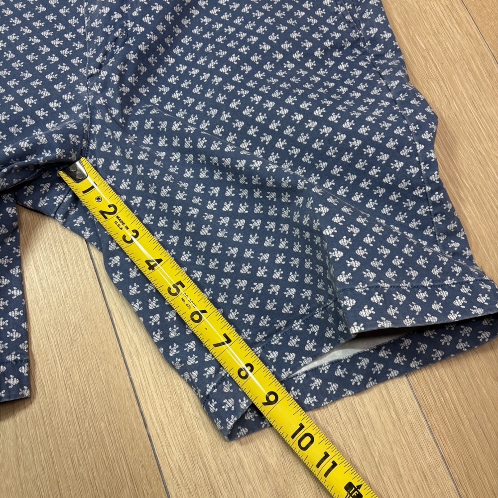 Vineyard Vines Mens 32 Blue White Fish Print Breaker Shorts Preppy Nautical AOP - Picture 8 of 8